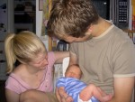 Elsa, Johannes och Ronja i köket